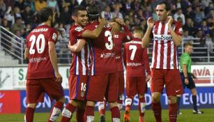 Jugadores del Atlético de Madrid festejan gol de Correa