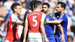 Diego Costa en el incidente con jugadore del Arsenal