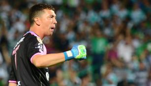 Marchesín celebra tras salvar el penalti