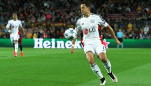 Chicharito en un partido con el Bayer Leverkusen