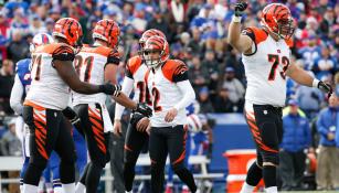 Jugadores de Bengalíes durante el juego contra Bills