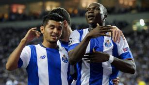 Corona festeja con Aboubakar en el duelo de Champions