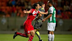 Arellano festeja su gol contra Alebrijes