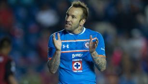 Matías Vuoso en un partido con Cruz Azul