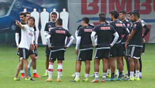 Almeyda, en entrenamiento con Chivas