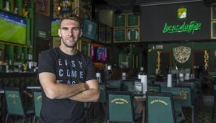 Un jersey de Boca y detalles de la Fiera iluminan el restaurante de Boselli