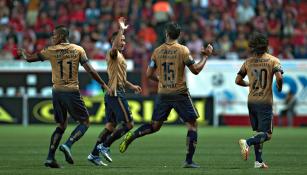 Pumas festeja gol en la frontera