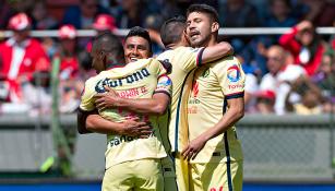 Jugadores del América festejan un gol contra Toluca