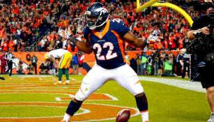 C.J. Anderson festeja un touchdown 