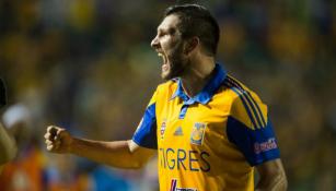 Gignac, durante un duelo con los Tigres