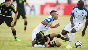 Momento en que Aquino cae sobre la rodilla de Garrido