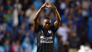 William da Silva celebra un gol con Gallos 