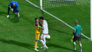 Guzmán y Jiménez celebrando el título de Tigres