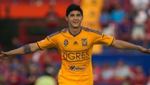 Pulido celebra un gol con los Tigres