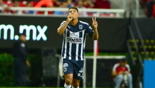 Edwin Cardona celebra un gol con el Monterrey