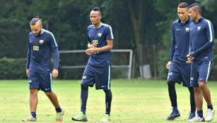 Vidangossy, Quiñonez y Meza, en un entrenamiento de Pumas