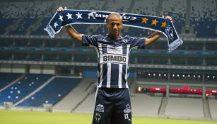 Carlos Sánchez en su presentación con Monterrey