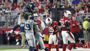 Los jugadores de Seattle celebran una touchdown