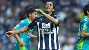 Aldo de Nigris en partido con Rayados