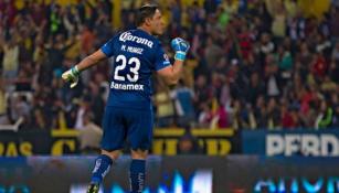 Moisés Muñoz en el partido contra Atlas