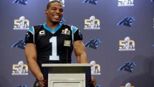 Cam Newton en conferencia previa al Super Bowl 50