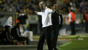 Tuca Ferretti durante el partido contra Xolos