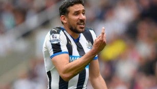 Gutiérrez se lamenta en un partido con el Newcastle