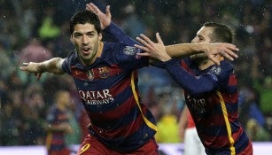 Luis Suárez celebra una anotación con el Barcelona 