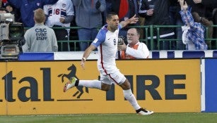 Clint Dempsey celebra gol contra Guatemala