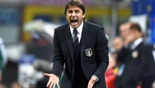 Conte reclama en un juego de Italia