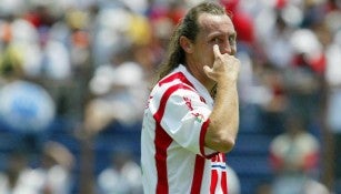 Aguinaga vistiendo la playera del Necaxa en el Clausura 2003