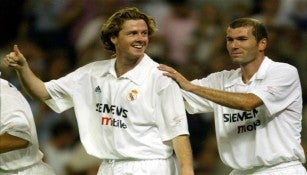 Steve McManaman y Zinedine Zidane jugando juntos para el Madrid