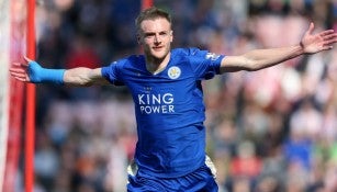 Jamie Vardy celebra uno de sus dos goles frente al Sunderland