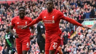 Origi celebra el tercer gol de su equipo contra el Stoke City