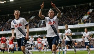 Alderweireld celebra el segundo gol de los Spurs