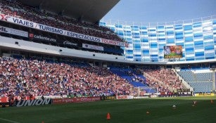 La afición rojiblanca en las gradas del Cuauhtémoc