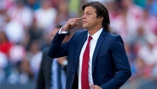 Matías ALmeyda durante el partido contra Puebla