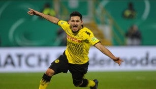 Ilkay Gundogan festeja un gol con el Dortmund