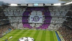 Mosaico de la afición merengue en el Santiago Bernabéu