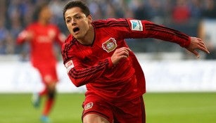 Chicharito durante un partido de Bundesliga