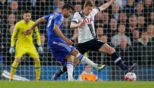 Diego Costa dispara en el duelo Chelsea vs Tottenham