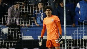 Guillermo Ochoa defendiendo el marco del Málaga