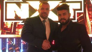 Andarde 'Cien' Almas junto a Triple H