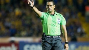 Roberto García Orozco en un partido de Liga MX