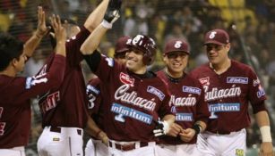 Tomateros de Culiacán celebran carrera anotada