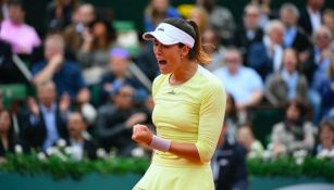 Garbiñe Muguruza festeja su triunfo en el Abierto de Francia