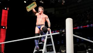 Jericho levanta el maletín de Money in the Bank