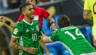 El Tecatito Corona celebra su gol frente a Venezuela