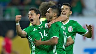 Jesús Manuel Corona celebra su gran gol frente a Venezuela