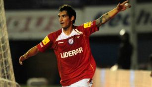  Lucas Rodríguez, disputando un cotejo con Argentinos Juniors